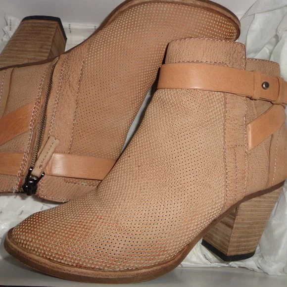 FIRM Dolce Vita Yuri Bootie in Box 6M Perforated Nubuck Zip Closure Natural - Picture 7 of 14